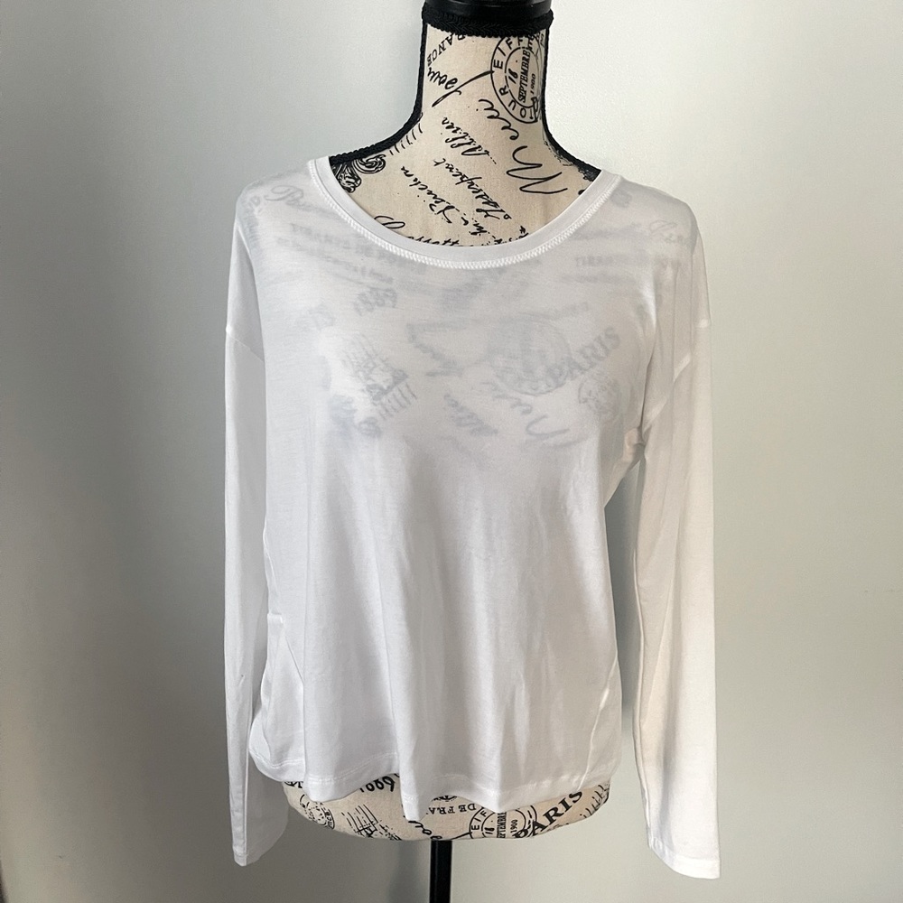ATHLETA white light weight long sleeve top with open back with a twist! Size S
